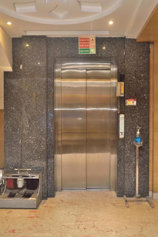 Aman Continental - 2Mins From Railway Station And 5 Mins From Metro Nova Deli Exterior foto