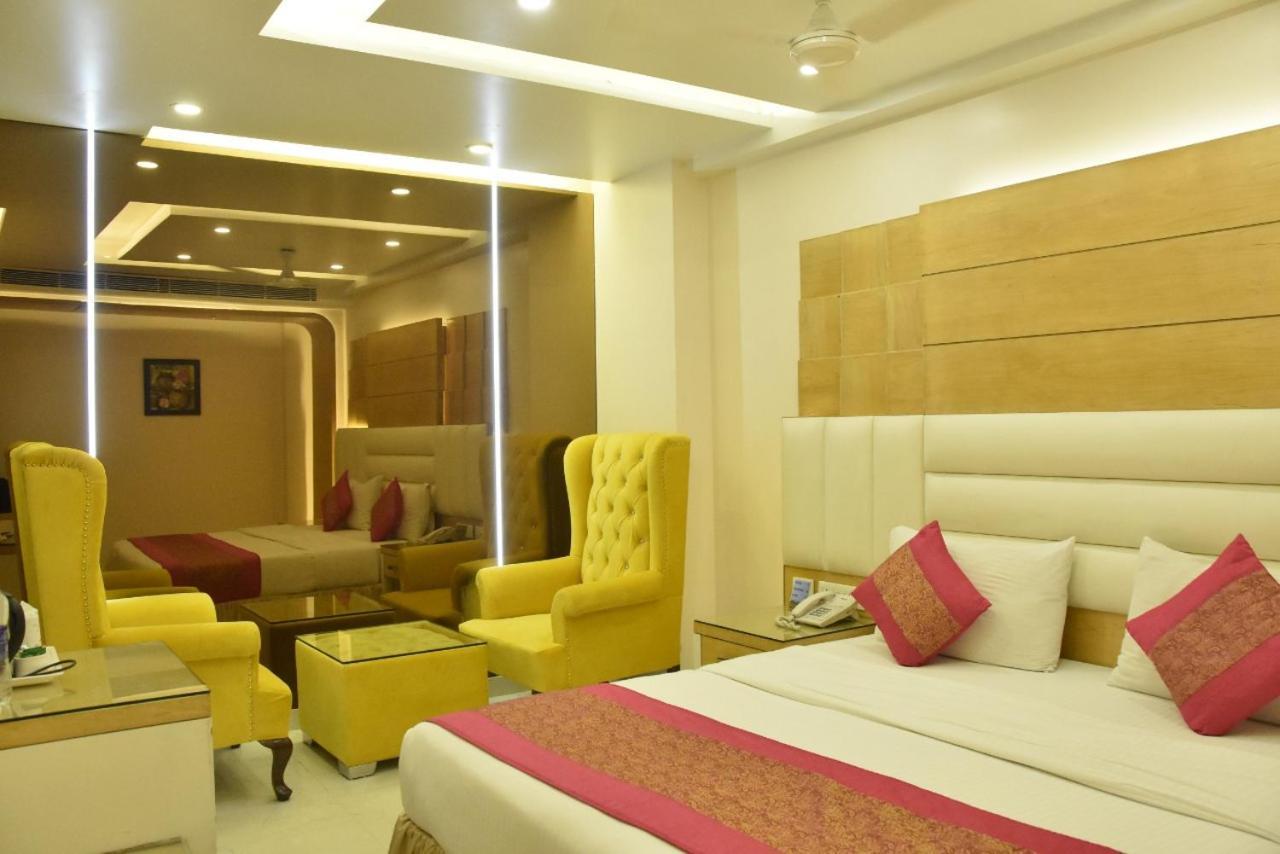 Aman Continental - 2Mins From Railway Station And 5 Mins From Metro Nova Deli Exterior foto