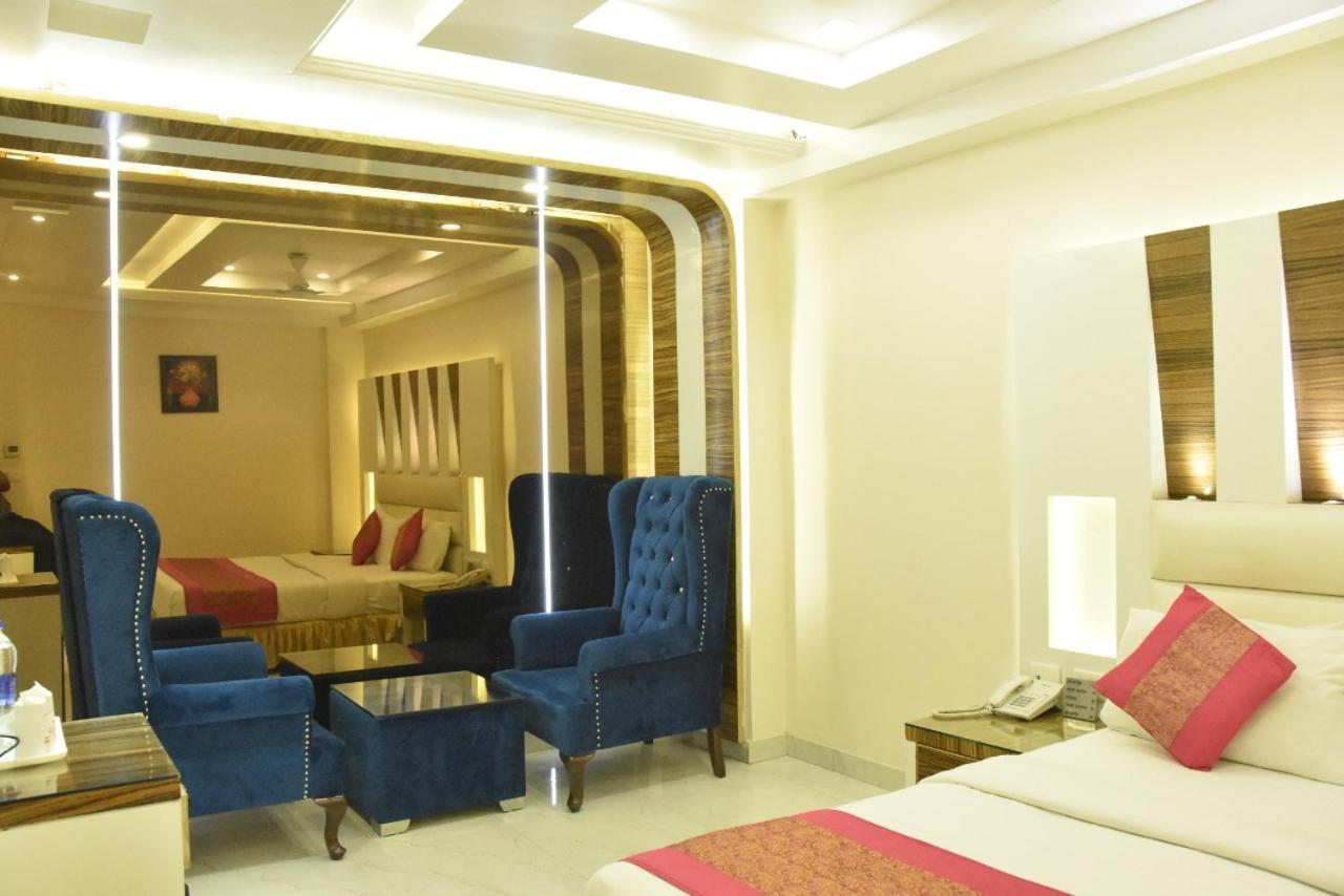 Aman Continental - 2Mins From Railway Station And 5 Mins From Metro Nova Deli Exterior foto