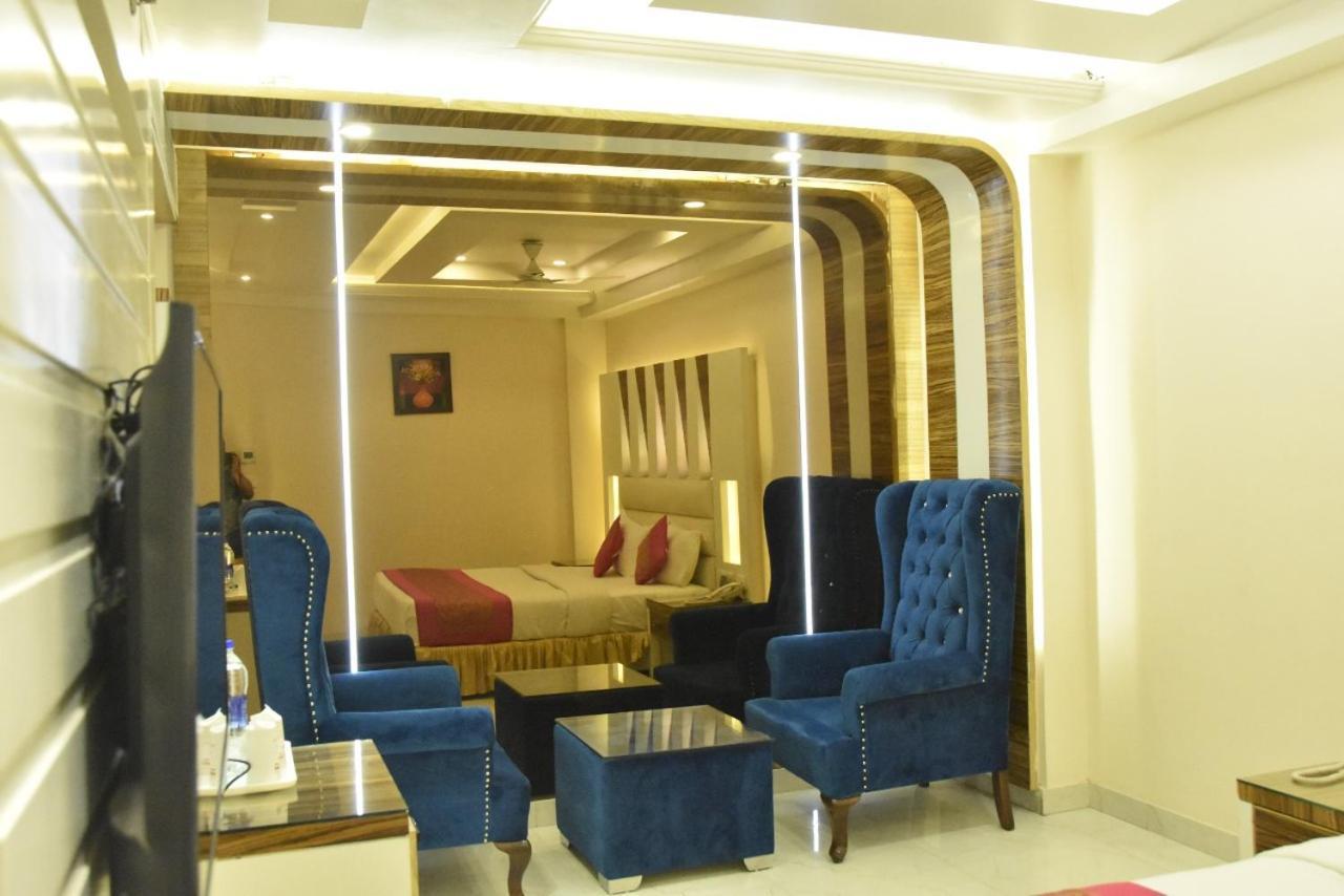 Aman Continental - 2Mins From Railway Station And 5 Mins From Metro Nova Deli Exterior foto
