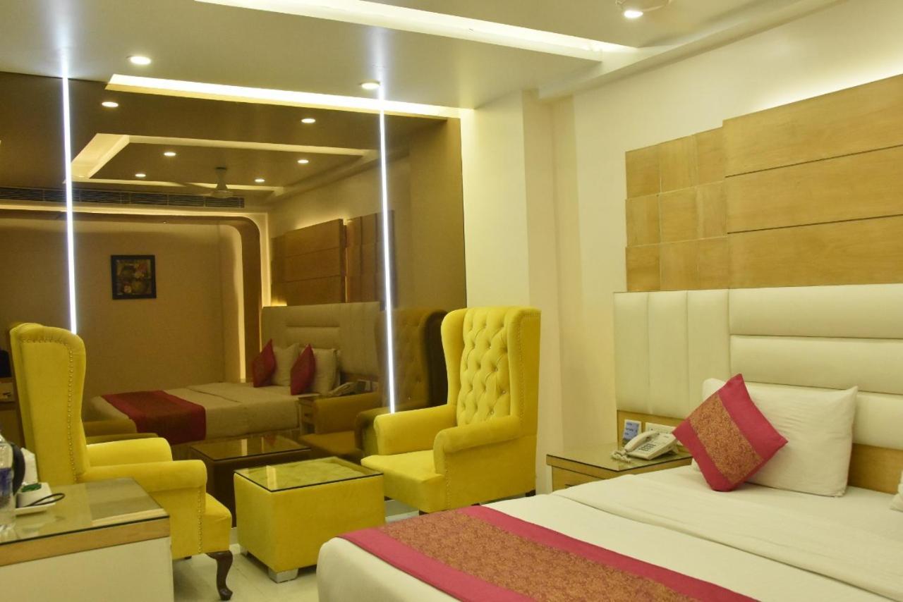 Aman Continental - 2Mins From Railway Station And 5 Mins From Metro Nova Deli Exterior foto