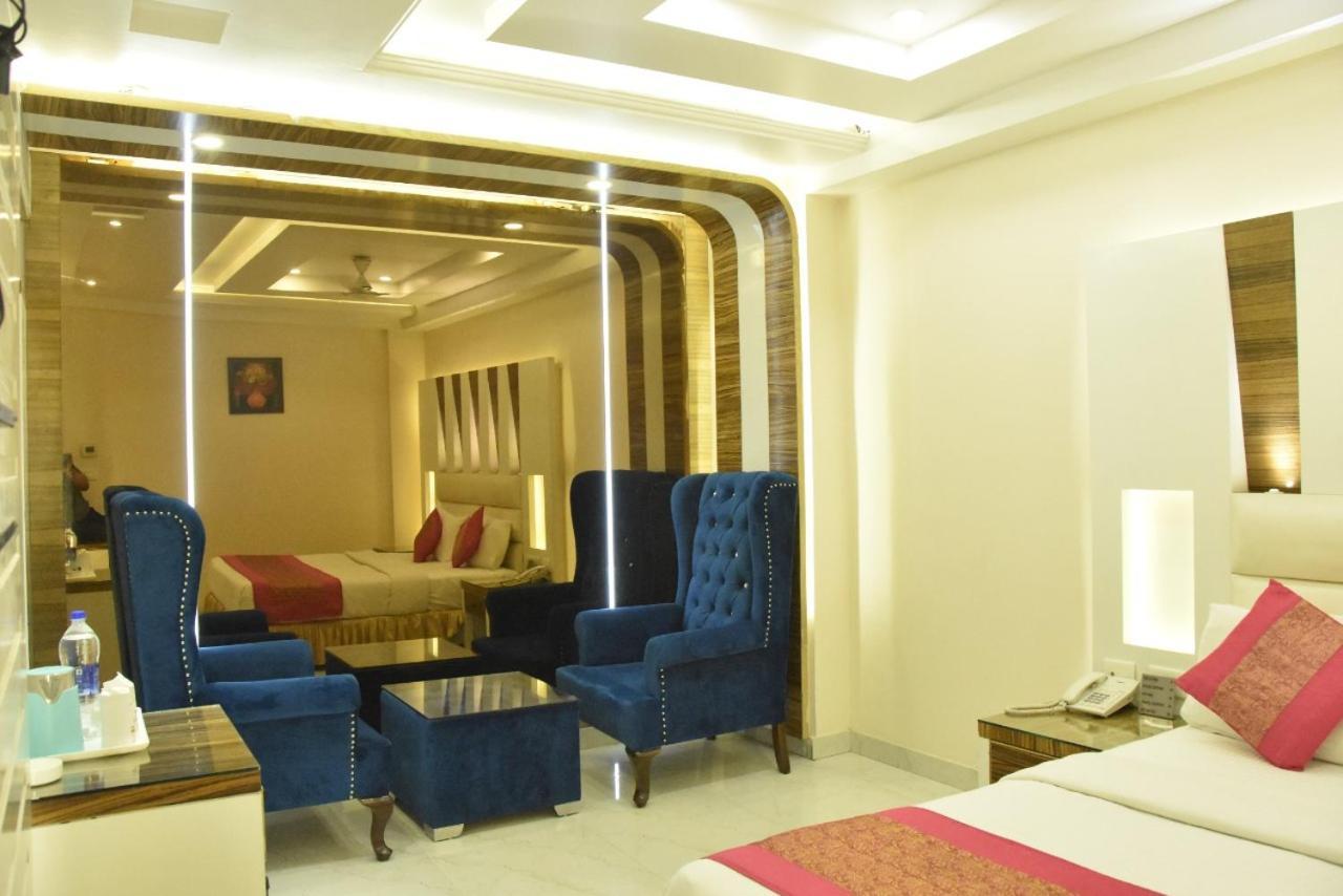 Aman Continental - 2Mins From Railway Station And 5 Mins From Metro Nova Deli Exterior foto
