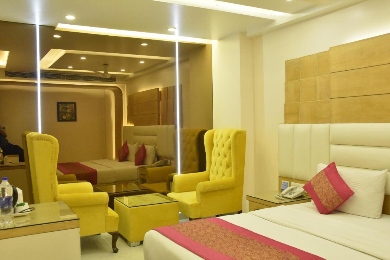 Aman Continental - 2Mins From Railway Station And 5 Mins From Metro Nova Deli Exterior foto