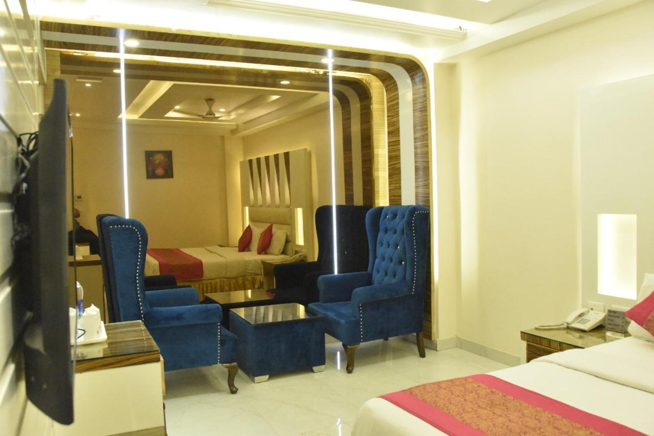 Aman Continental - 2Mins From Railway Station And 5 Mins From Metro Nova Deli Exterior foto