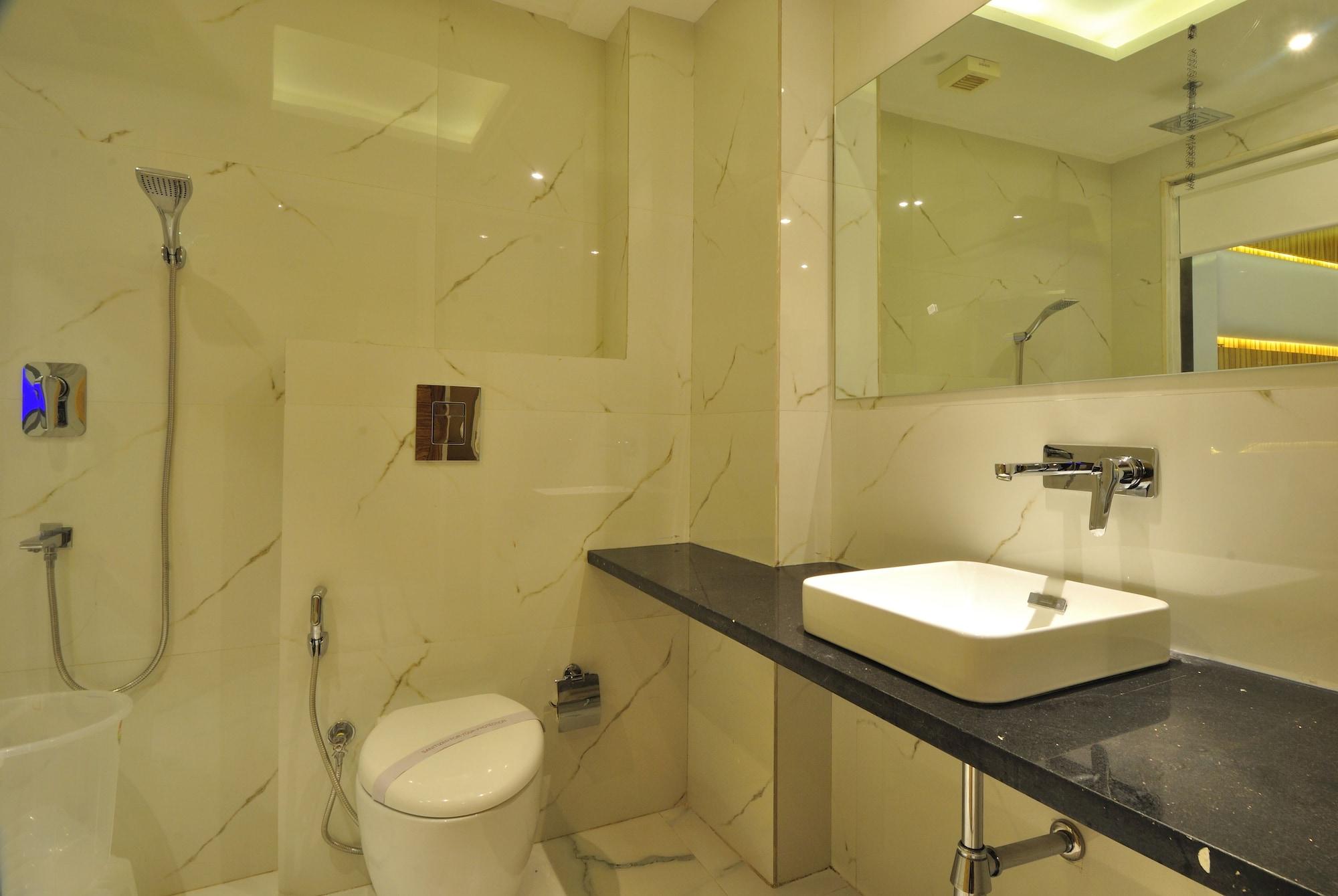 Aman Continental - 2Mins From Railway Station And 5 Mins From Metro Nova Deli Exterior foto
