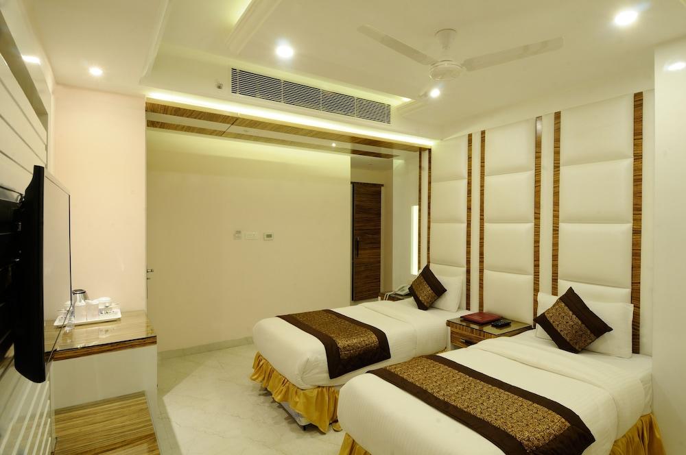 Aman Continental - 2Mins From Railway Station And 5 Mins From Metro Nova Deli Exterior foto