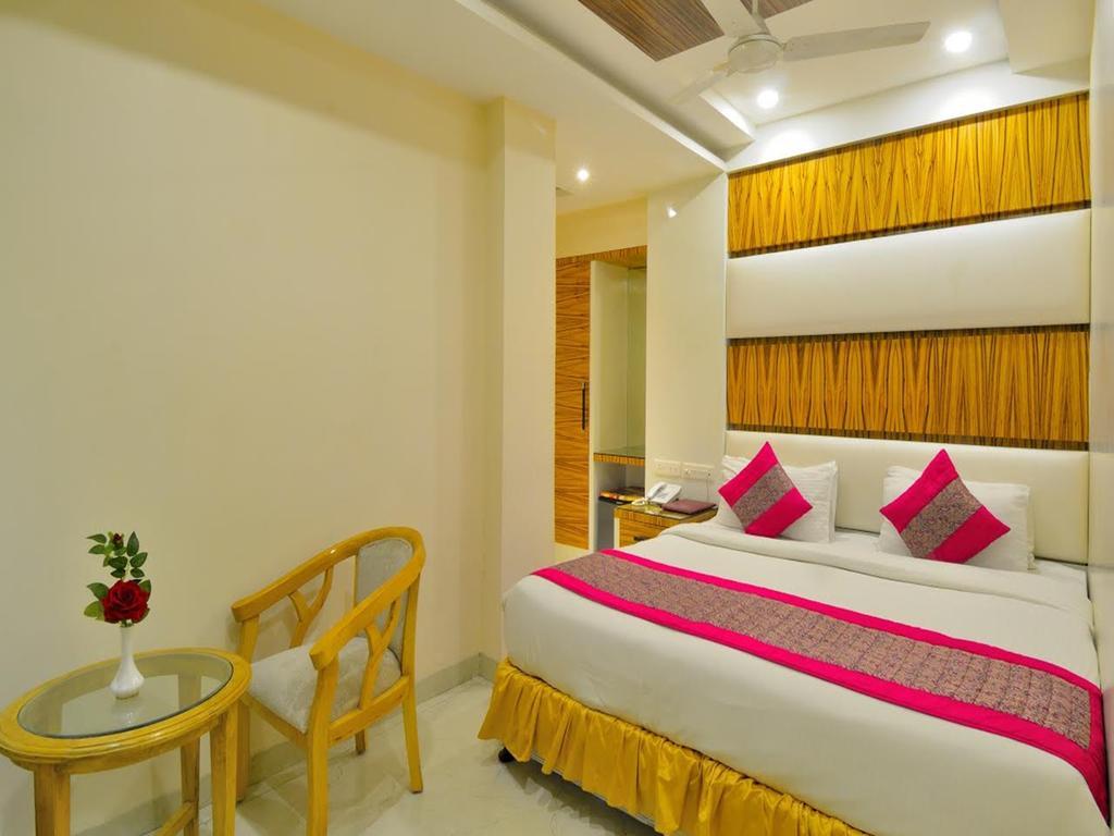 Aman Continental - 2Mins From Railway Station And 5 Mins From Metro Nova Deli Exterior foto