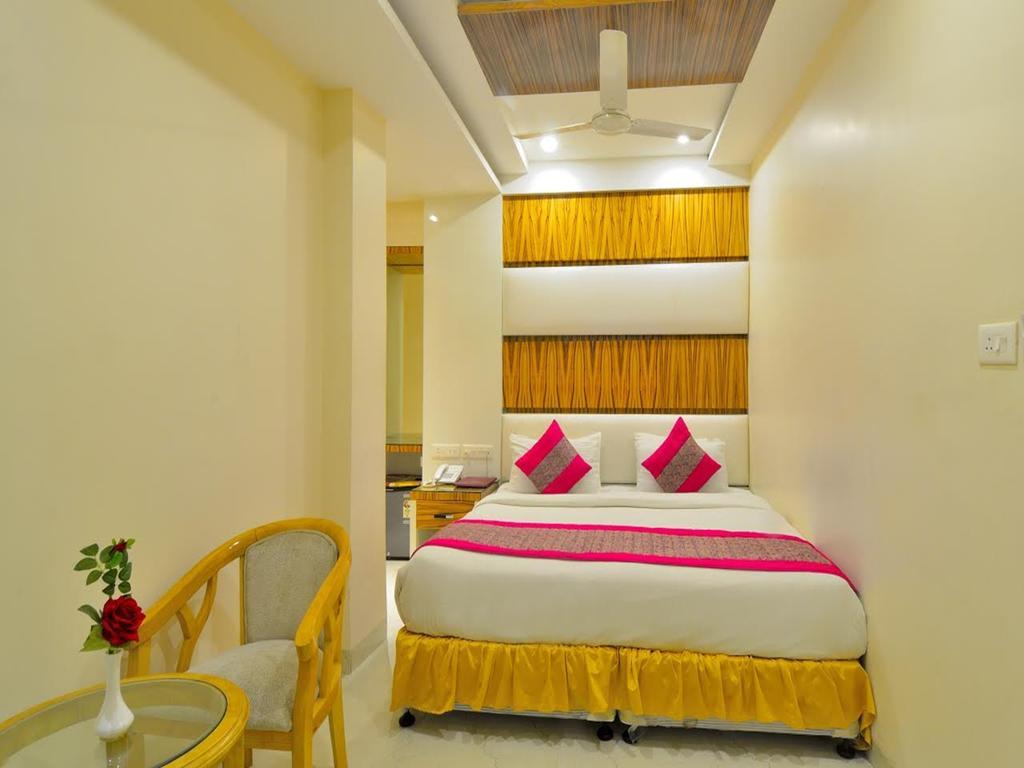 Aman Continental - 2Mins From Railway Station And 5 Mins From Metro Nova Deli Exterior foto