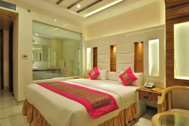 Aman Continental - 2Mins From Railway Station And 5 Mins From Metro Nova Deli Exterior foto