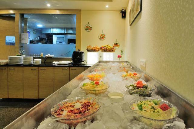 Aman Continental - 2Mins From Railway Station And 5 Mins From Metro Nova Deli Exterior foto