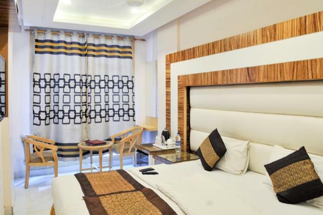 Aman Continental - 2Mins From Railway Station And 5 Mins From Metro Nova Deli Exterior foto